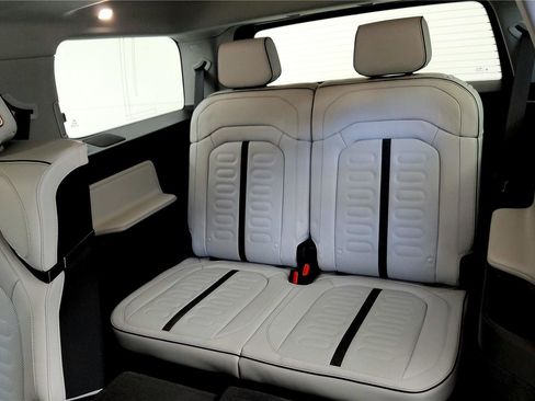 Used 2025 Rivian R1S Adventure image 22