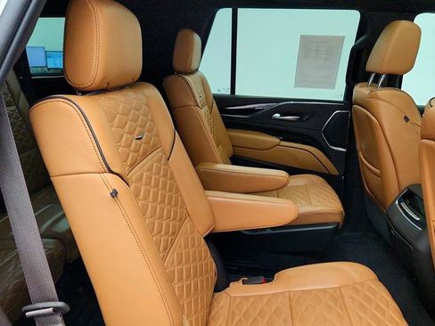 Used 2024 Cadillac Escalade Sport w/ Touring Package AWD/4WD image 21