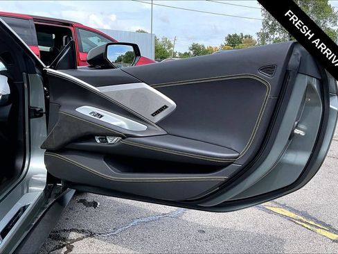 Used 2022 Chevrolet Corvette Stingray Premium Conv w/ Z51 Performance Package RWD image 22