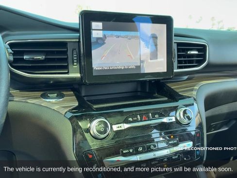 Used 2022 Ford Explorer Limited w/ Hybrid Equipment Group 310A RWD image 17