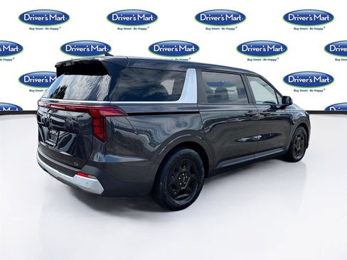 Used 2025 Kia Carnival FWD image 7
