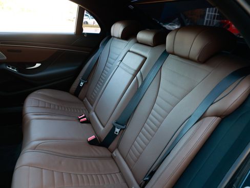 Used 2019 Mercedes-Benz S 560 Sedan image 13