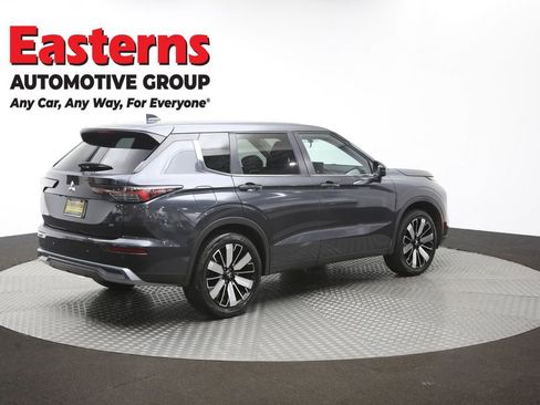 Used 2025 Mitsubishi Outlander SE FWD image 42