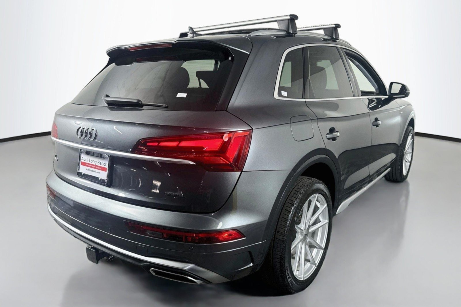 Used 2024 Audi Q5 e Premium Plus w/ Premium Plus Package AWD/4WD image 13