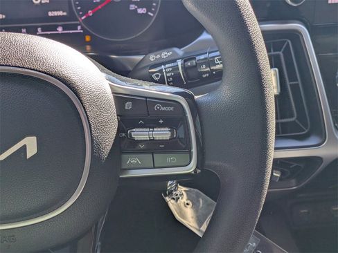 Used 2022 Kia Sorento LX image 16