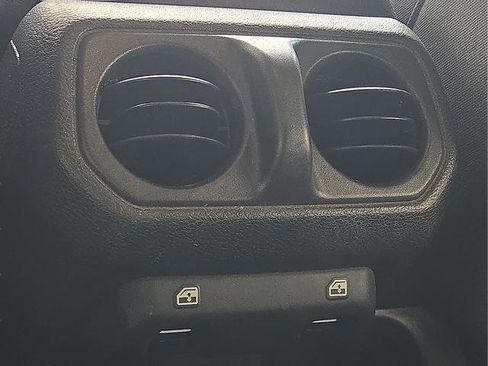 Used 2023 Jeep Wrangler Unlimited Sport AWD/4WD image 11