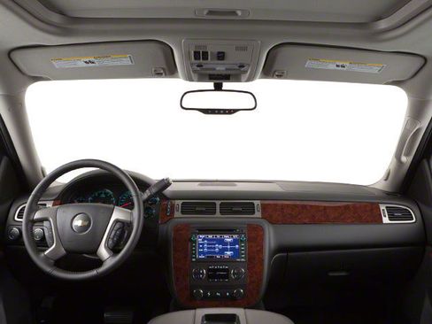 Used 2013 Chevrolet Suburban LTZ AWD/4WD image 10