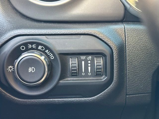 Used 2021 Jeep Wrangler Unlimited Sport AWD/4WD image 17