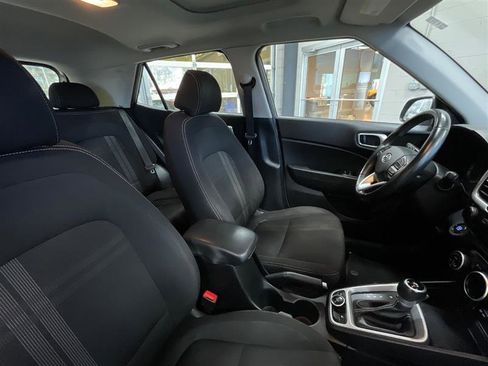 Used 2020 Hyundai Venue SEL w/ Convenience + Premium Package image 28