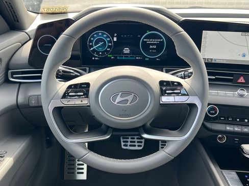 Used 2025 Hyundai Elantra SEL FWD image 23
