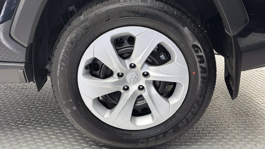 Certified 2025 Toyota RAV4 LE FWD image 6