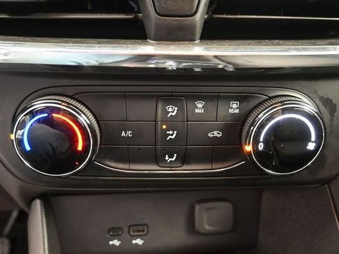 Used 2025 Buick Encore GX Preferred image 21