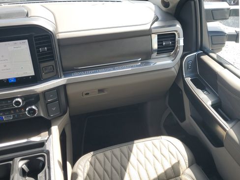 New 2026 Ford F450 Platinum w/ Platinum Plus Package image 13