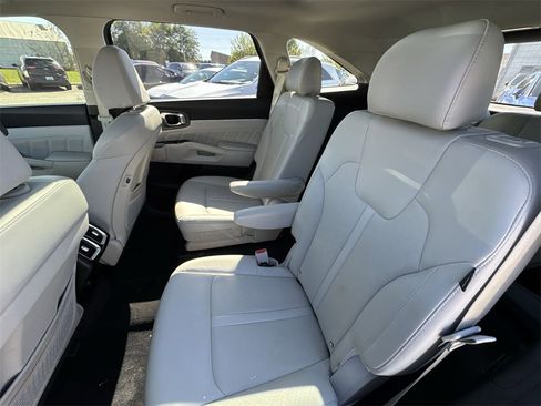 Used 2025 Kia Sorento SX image 23