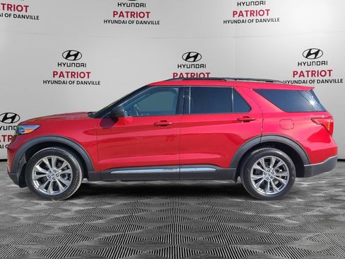 Used 2023 Ford Explorer XLT w/ Equipment Group 202A RWD image 6