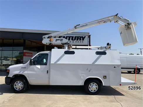 Used 2017 Ford E-350 and Econoline 350 Super Duty w/ Power Windows & Locks Group RWD image 6