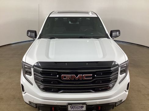 Used 2025 GMC Sierra 1500 AT4 w/ AT4 Preferred Package AWD/4WD image 4