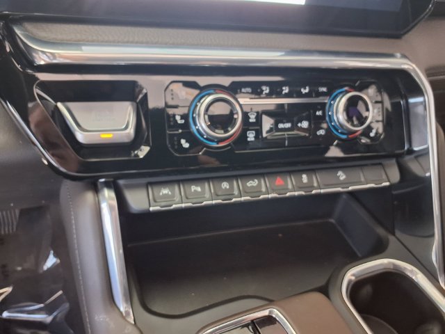 Used 2025 GMC Sierra 1500 Denali w/ Denali Reserve Package AWD/4WD image 15