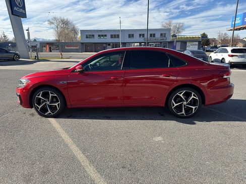 Used 2020 Volkswagen Passat 2.0T R-Line image 4