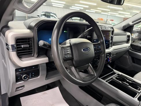 Used 2023 Ford F250 XLT w/ XLT Premium Package AWD/4WD image 24