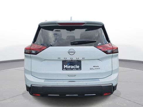 Used 2025 Nissan Rogue SL AWD/4WD image 7