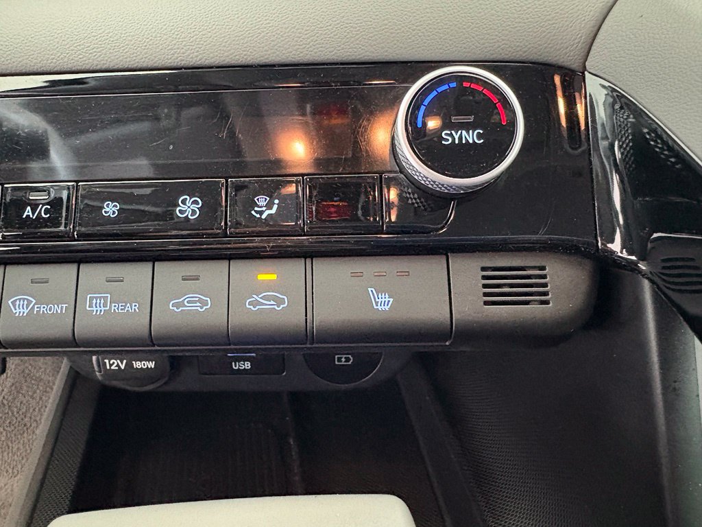 Used 2025 Hyundai Elantra SEL FWD image 10