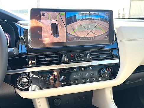 New 2026 Nissan Pathfinder SL image 22