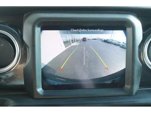 Used 2022 Jeep Wrangler Unlimited Sahara image 26