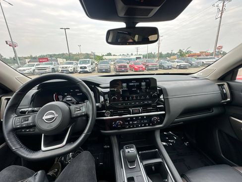Used 2022 Nissan Pathfinder Platinum w/ Cargo Package AWD/4WD image 49