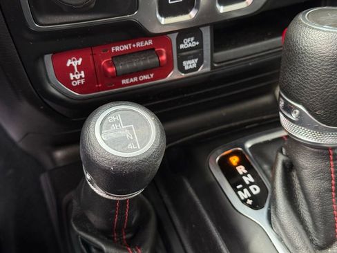 Used 2022 Jeep Wrangler Rubicon w/ LED Lighting Group AWD/4WD image 22