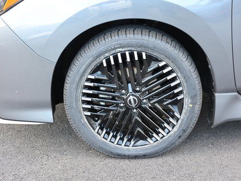 Used 2023 Nissan Leaf SV Plus image 11