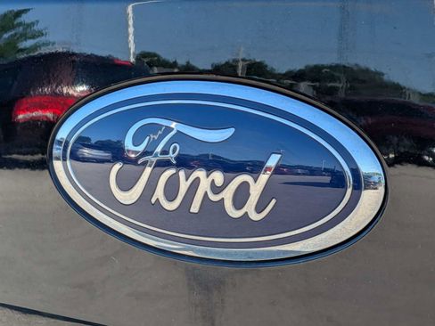 Used 2018 Ford F150 XLT w/ Equipment Group 302A Luxury AWD/4WD image 12