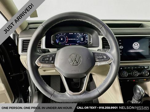 Used 2023 Volkswagen Atlas SE w/ Panoramic Sunroof Package AWD/4WD image 11