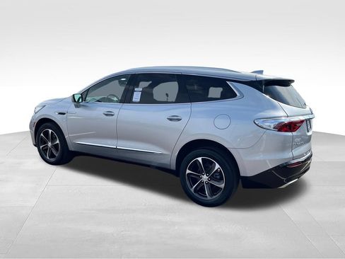 Used 2022 Buick Enclave Essence w/ Sport Touring Edition FWD image 3