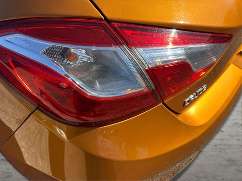 Used 2017 Chevrolet Cruze LT w/ Convenience Package FWD image 21