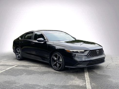 Used 2024 Honda Accord Sport image 2