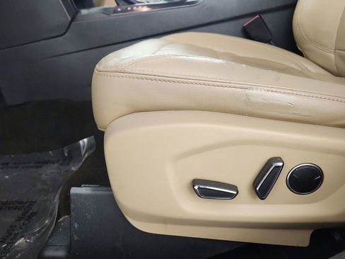 Used 2016 Ford Explorer XLT w/ Equipment Group 202A image 14