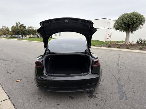 Used 2018 Tesla Model 3 Mid Range image 6
