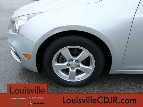 Used 2016 Chevrolet Cruze LT w/ Technology Package FWD image 13