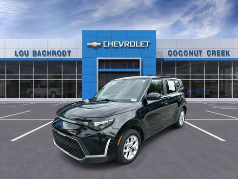 Used 2024 Kia Soul LX w/ Option Group 015 FWD image 4