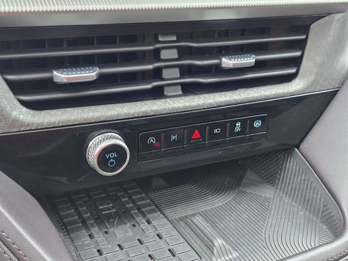 Used 2025 Ford Explorer Platinum image 32