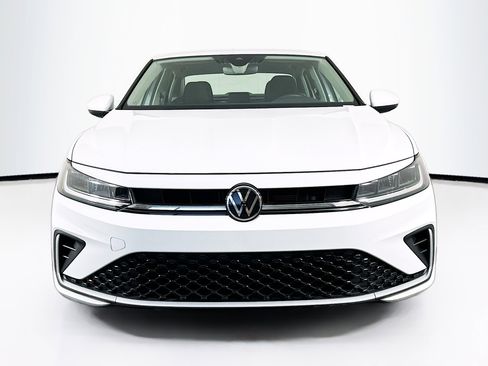 Used 2025 Volkswagen Jetta S image 2