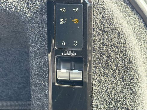 Used 2024 Land Rover Range Rover Autobiography image 12
