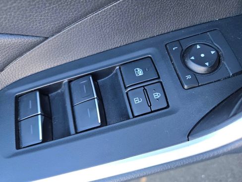 Used 2025 Toyota RAV4 XLE AWD/4WD image 15