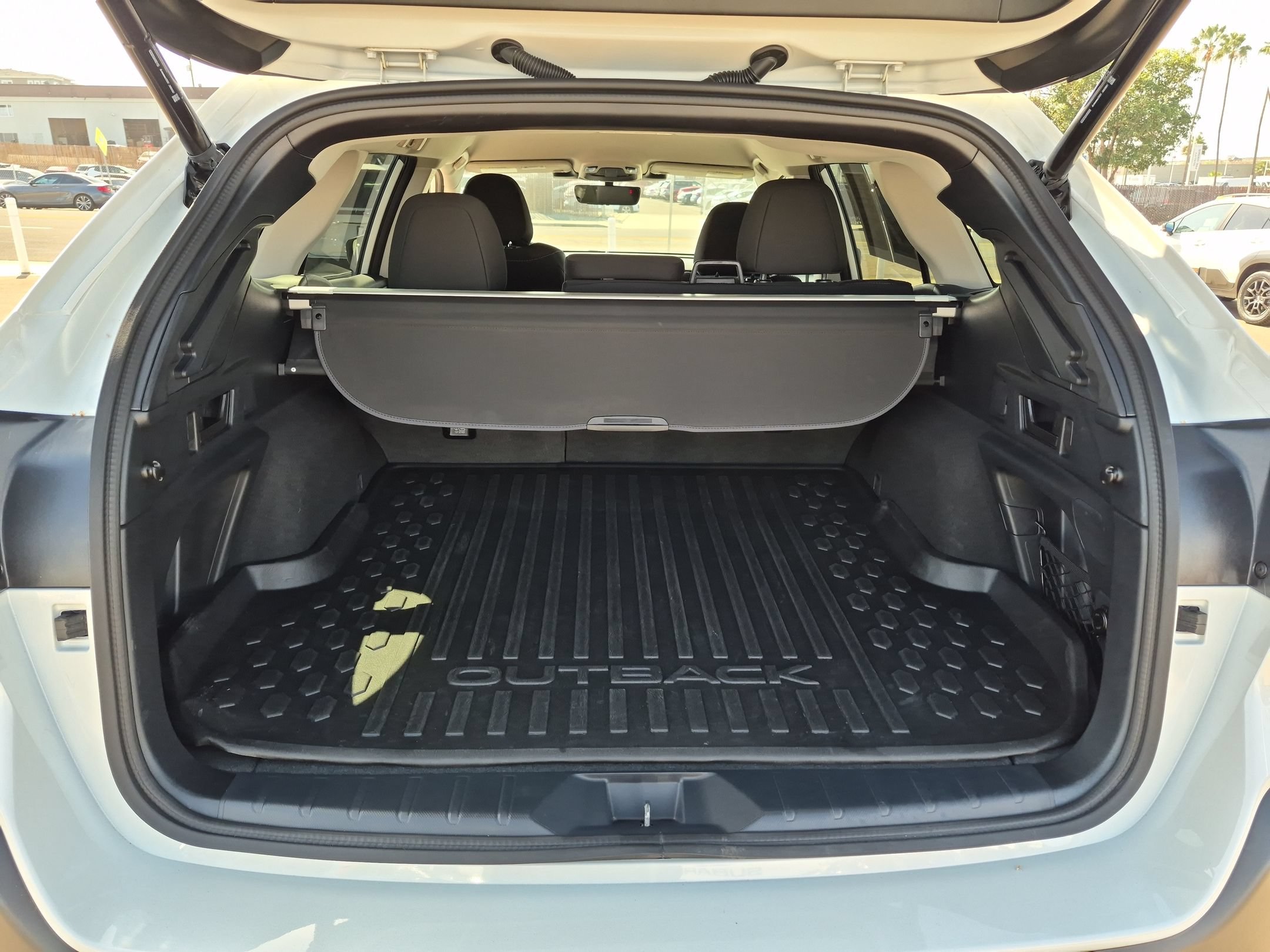Used 2025 Subaru Outback Premium AWD/4WD image 23
