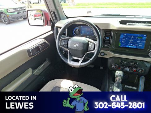 Used 2023 Ford Bronco Wildtrak image 14
