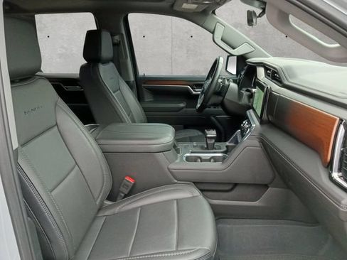 Used 2025 GMC Sierra 1500 Denali AWD/4WD image 24