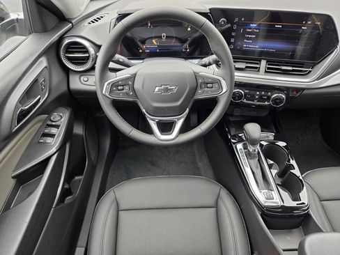 New 2026 Chevrolet Trax ACTIV w/ Sunroof Package FWD image 9
