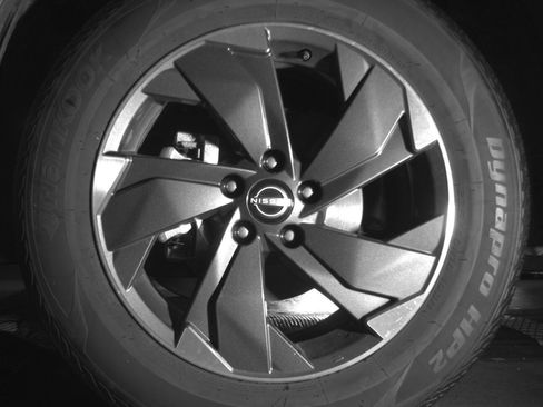 Used 2025 Nissan Rogue SV AWD/4WD image 12