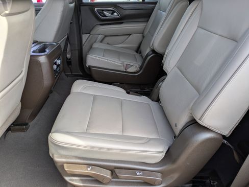 Used 2021 GMC Yukon SLT w/ SLT Luxury Plus Package image 17